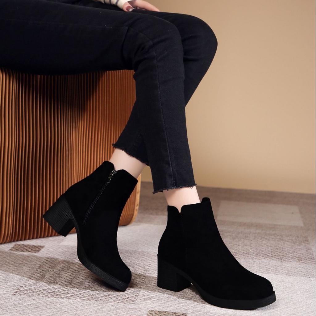 Spring and Autumn Frosted Temperament Fleece Medium Heel Boots Thick Heel Simple Suede Martin Boots