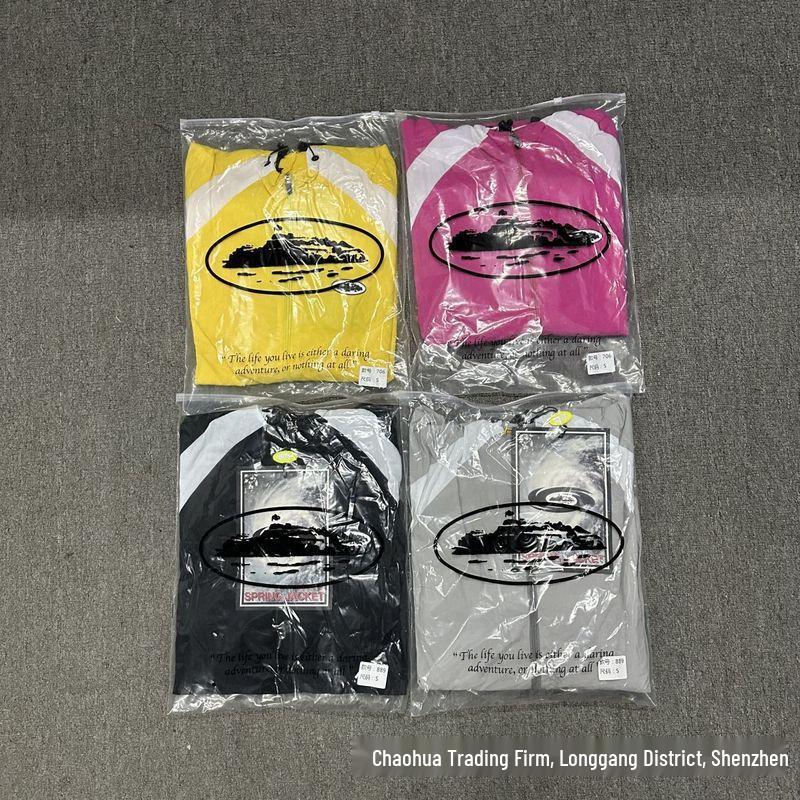 Corteiz Devil's Island Patchwork Windbreaker Softshell Kapuzenjacke für Damen & Herren - Trendiger Bergsteiger-Mantel.