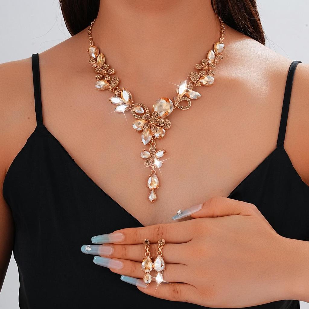 European & American Retro Floral Necklace and Earrings Set with Crystals, Autumn 2025 Collection
