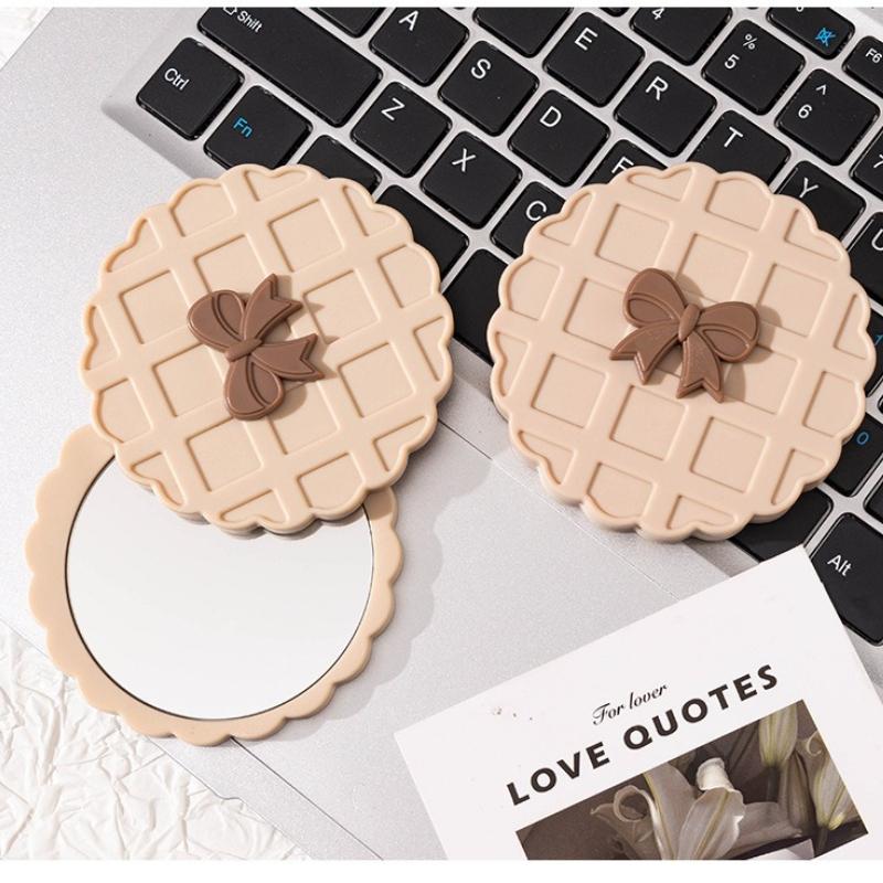 New Small Tulip Folding Mirror for Women's Desktop Stand Up Makeup Small Mirror Portable Mirror