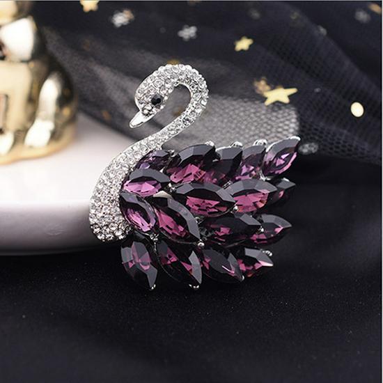 Elegant Luxury Brooch: Versatile and Exquisite Pin for Suit Jackets - Japanese and Korean Inspired Design