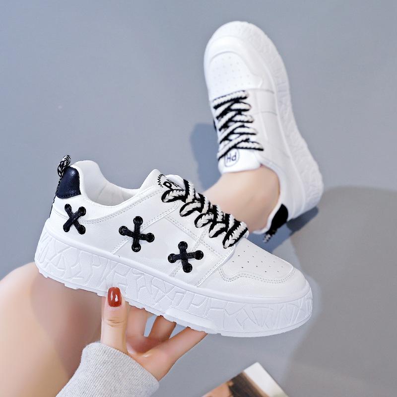 Otoño Nuevos zapatos blancos pequeños para mujer Versión coreana Todo fósforo Estudiante Correr Deportes Casual Zapatos de skate para mujer