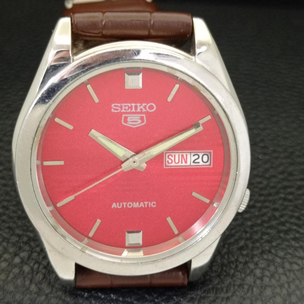 AUTOMATIC VINTAGE SEIKO 5 JAPAN 7009A MENS RED COLOR DIAL WATCH A701344-5 R206a-a701344