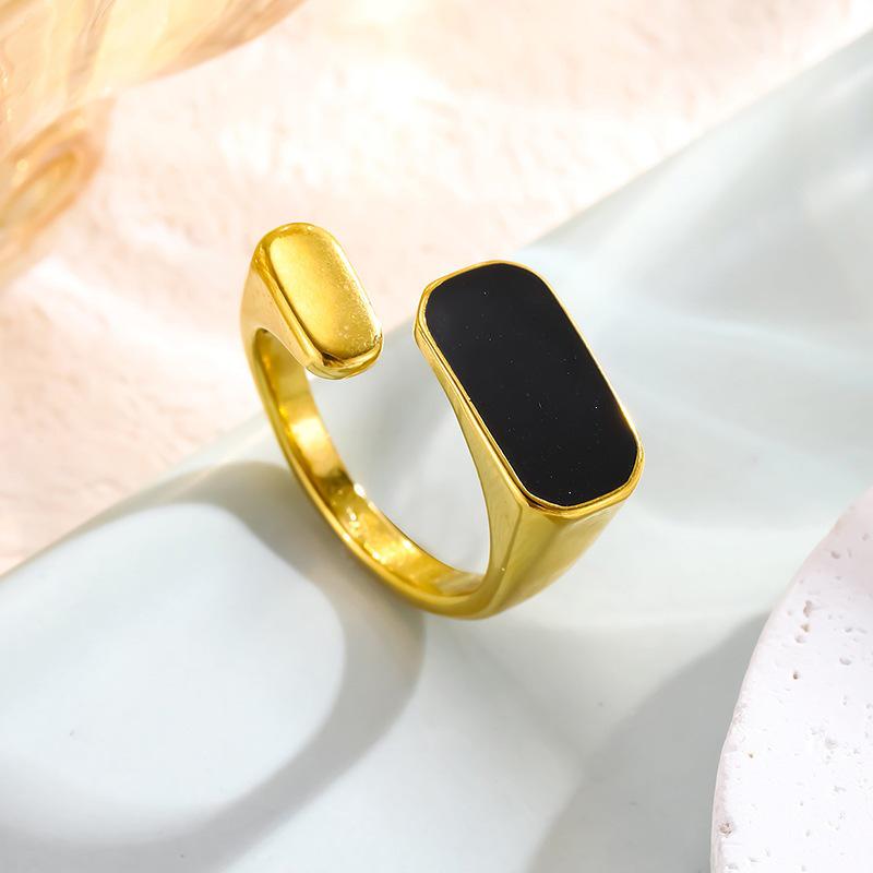White Sea Shell Adjustable Retro Titanium Steel Ring for Men and Women