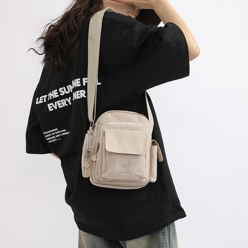 Sac Carré Petit en Nylon Imperméable Sac Léger pour Téléphone Portable pour Femmes Sac Bandoulière Commuter Multi-Poches