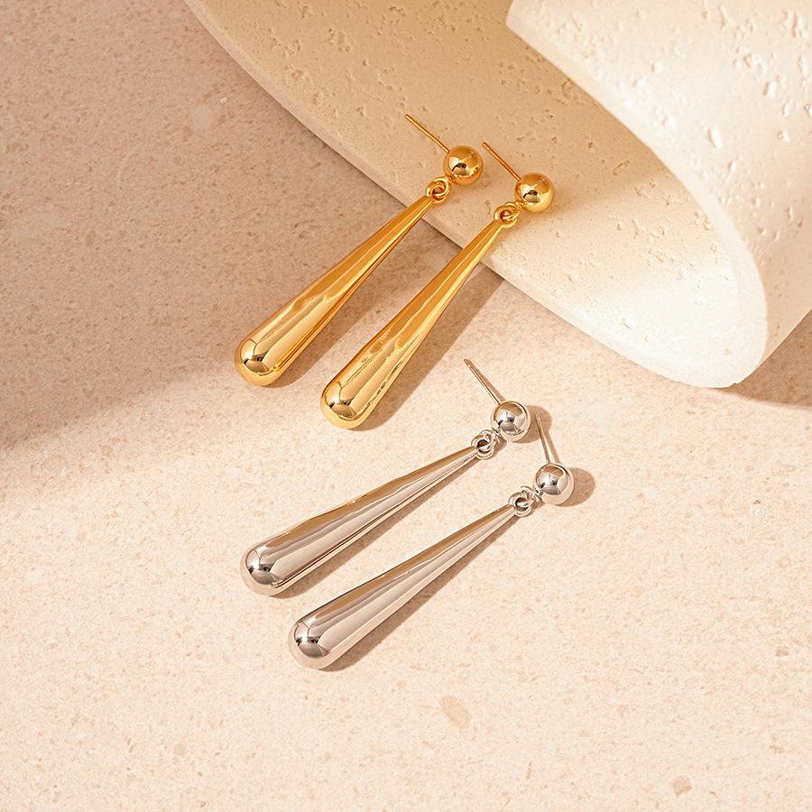 Simple Metal-sensitive Glossy Water Drop Silver Needle Earrings, European and American Commuter Niche Earrings, 