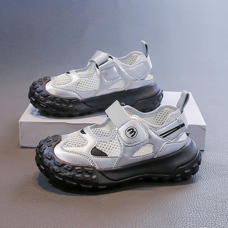 Medium and large children's breathable mesh frame shoes hollow sports sandals girls popular casual soft sole non-slip tire shoes