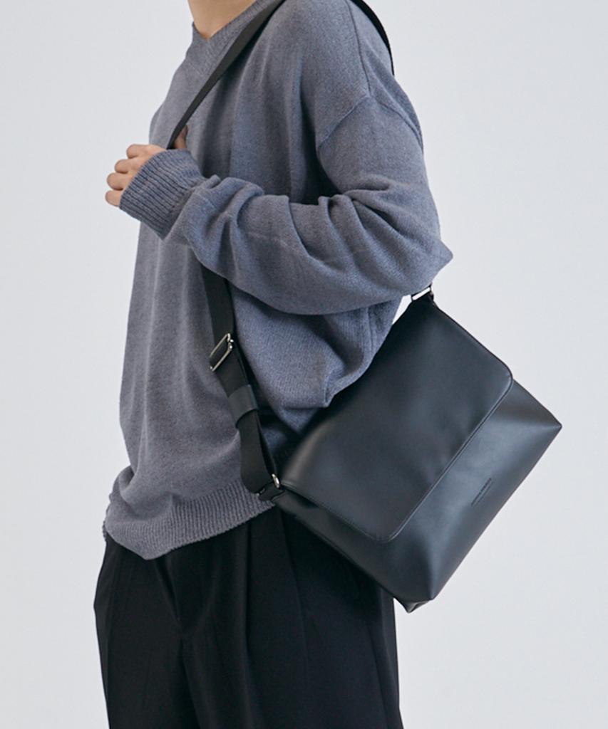 National Publicity Anza Hq Leather Messenger Crossbody Bag