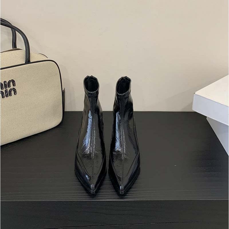 2025 Autumn and Winter New Sheepskin Pointed Elastic Boots Children's Rear Zipper Short Boots Thick Heel French Fashion Thin Boots Women