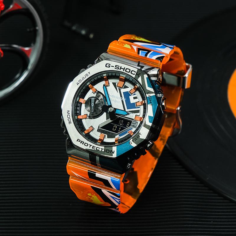 Casio 's 40th Anniversary First Street Graffiti Casual Fashion Sports Waterproof Quartz Movement Quartz Movement Resin Strap Japanese GM-2100SS-1APR