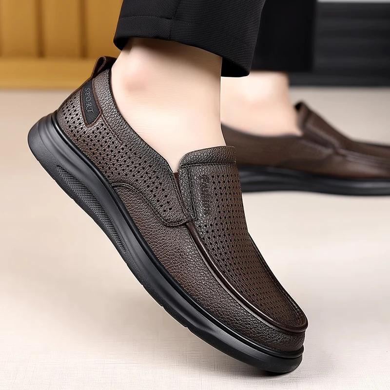 Fashion Summer Punching Men's Business Leather Shoes Soft Sole Loafers Moccasins Male Casual Leather Footwear Lightweight Brown Shoes