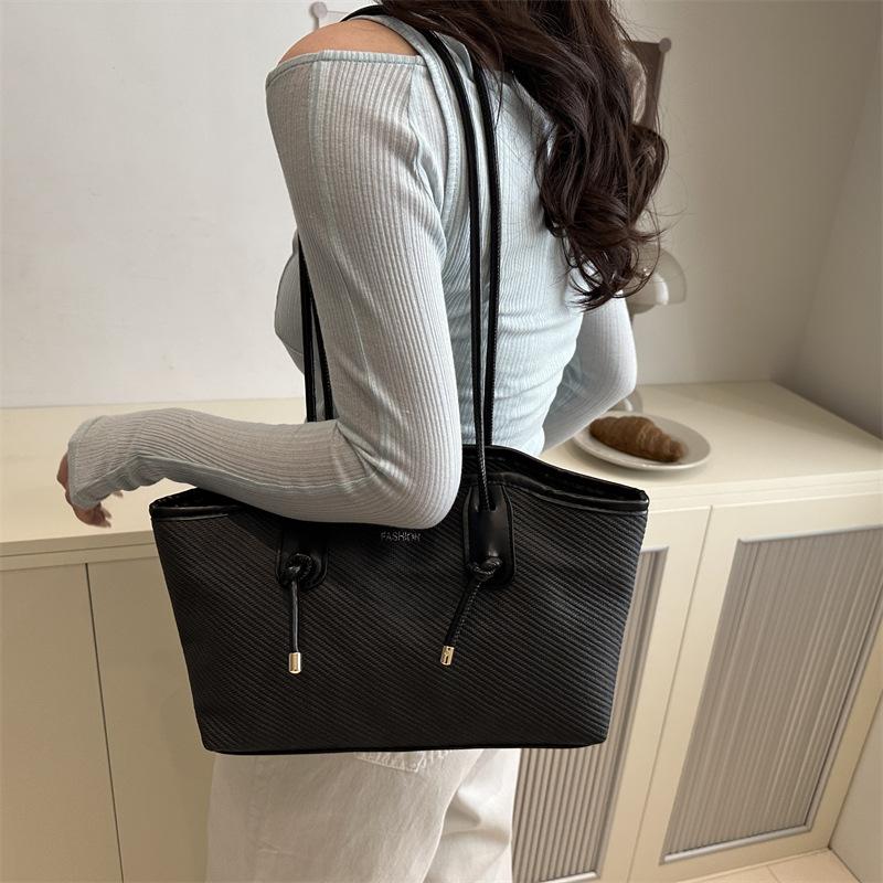 Korean version of casual shoulder bag women's 2025 new retro high-end tote bag trendy commuter large-capacity handbag