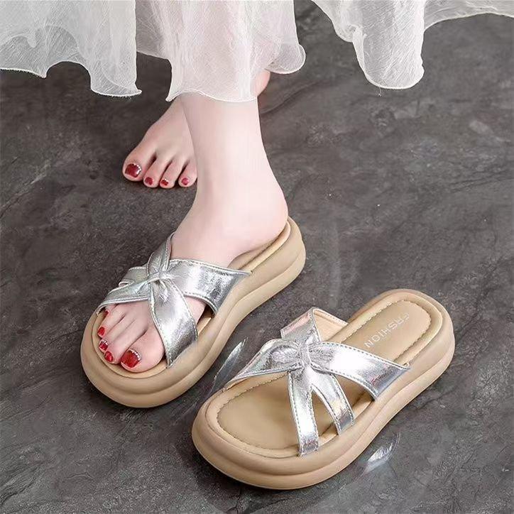 Thick-bottomed Beach Slippers Women's 2025 New Summer Wear Exquisite High-end Cool Slippers with Skirts