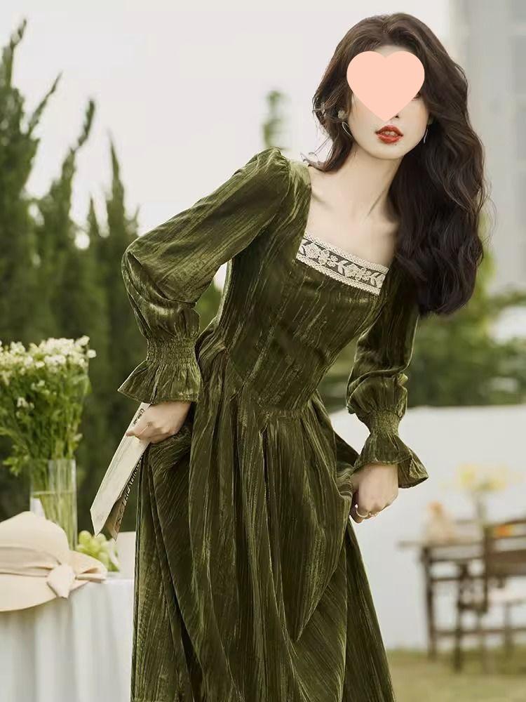 2025 Francouzské Retro Sametové Šaty se Čtvercovým Výstřihem a Dlouhým Rukávem pro Ženy - Elegantní Podzimní/Zimní Pohádkový Design