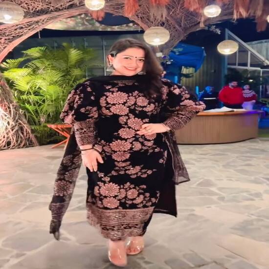 

Черный костюм панджаби с цветочным принтом и рукавами-фонариками XXL чёрный