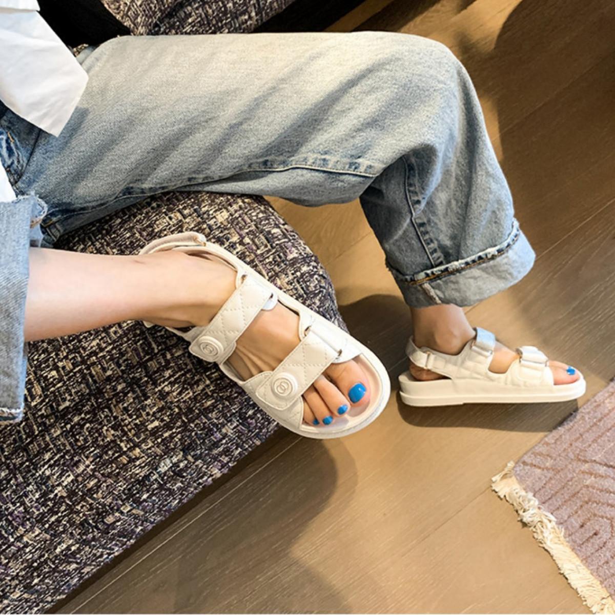 

Сандалии Xiaoxiangfeng женские год новый сказочный стиль мода липучка лето новый универсальный плоский женские туфли инс 40 белый