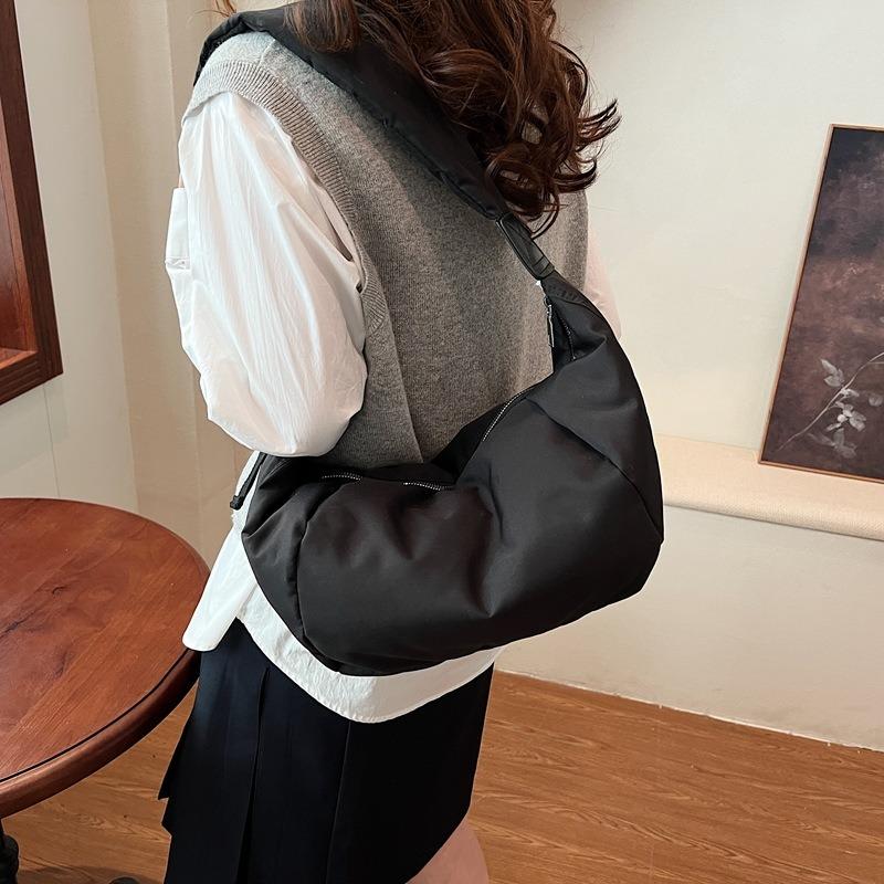Casual big bag women's new popular versatile lightweight shoulder bag large capacity messenger bag dumpling bag