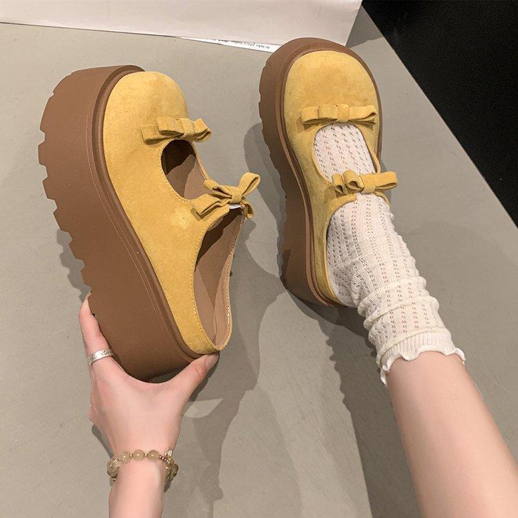 Frühling und Sommer 2025 neue modische vielseitige Schleife erhöhend dicksohlige lässige Hausschuhe Frauen kleine coole Hausschuhe Frauen