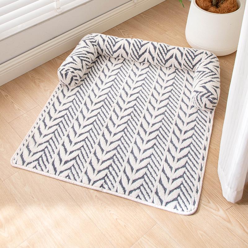 Plush Non-slip Pet Mat: Thickened Sofa Bed for Cats and Dogs