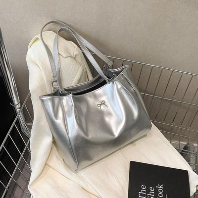 Sac fourre-tout d'été nouveau couleur unie style simple grande capacité décontracté mode brillant sous le bras épaule