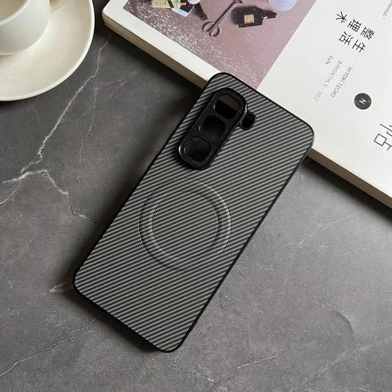 Men's Carbon Fiber Magnetic Case For Samsung Galaxy S21 FE S22 Ultra S23 Plus Shockproof Comfortable Grip Phone Cover S21 Plus