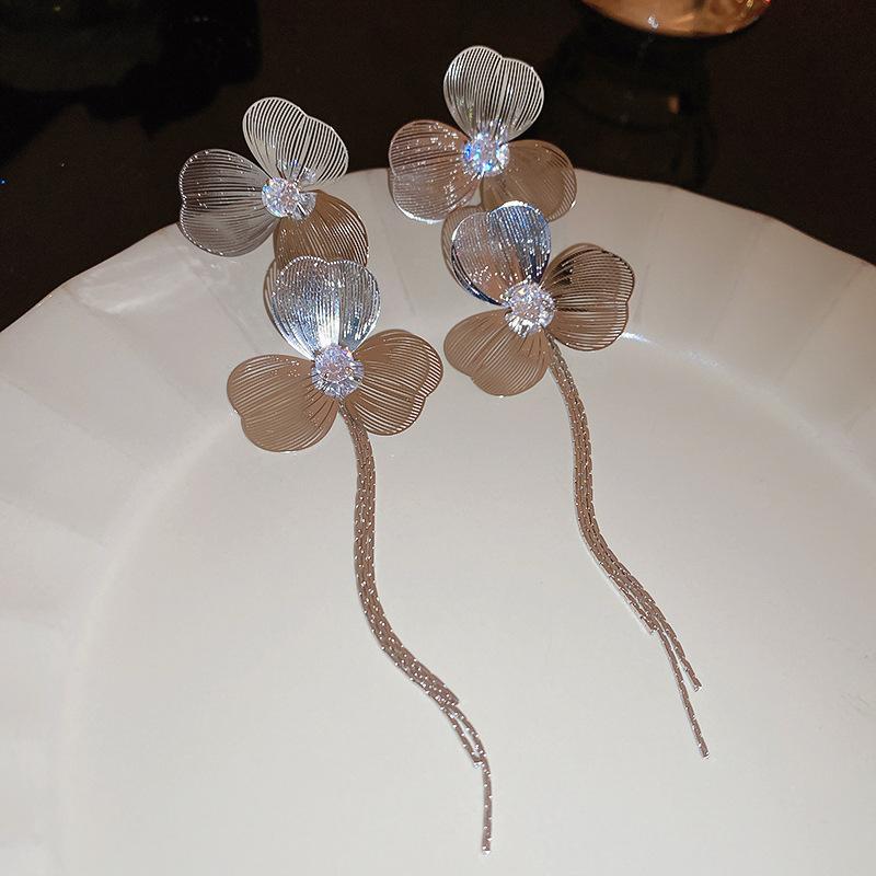 

Женские серьги GemChic, модные серьги-гвоздики с цветочными кисточками, маленькие, изысканные, классные, на день рождения, рождественский подарок