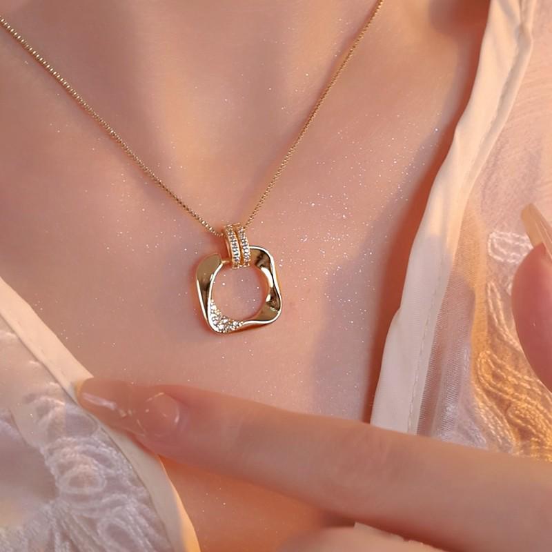 Colar Pingente Geométrico de Prata - Elegante Corrente Clavicular de Alto Padrão para Moda Outono/Inverno