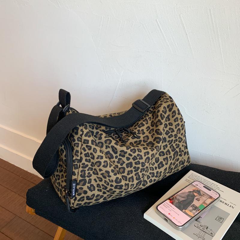 

Foreign style small bag leopard print Spice Girl fashionable new canvas bag underarm bag fashionable niche three-bar shoulder messenger bag леопардовый