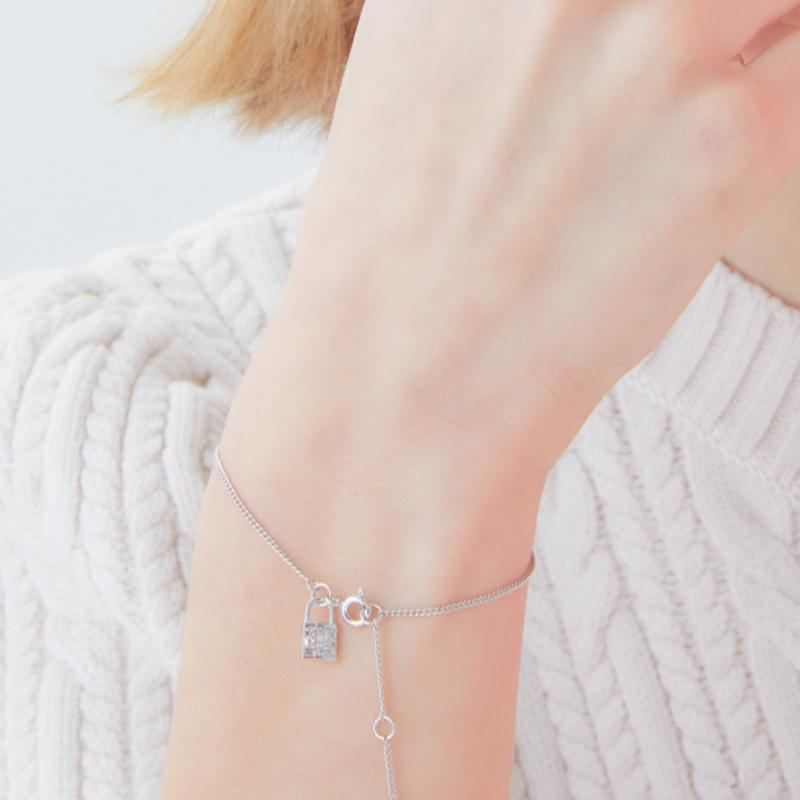 

POSTLUDE [SILVER] S LOCK CUBIC B single type