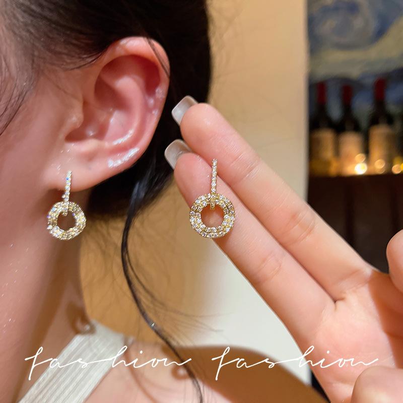 Love Pearl Stud Earrings, Gentle and Versatile Earrings 2026 Light Luxury Simple Ear Buckle Earrings