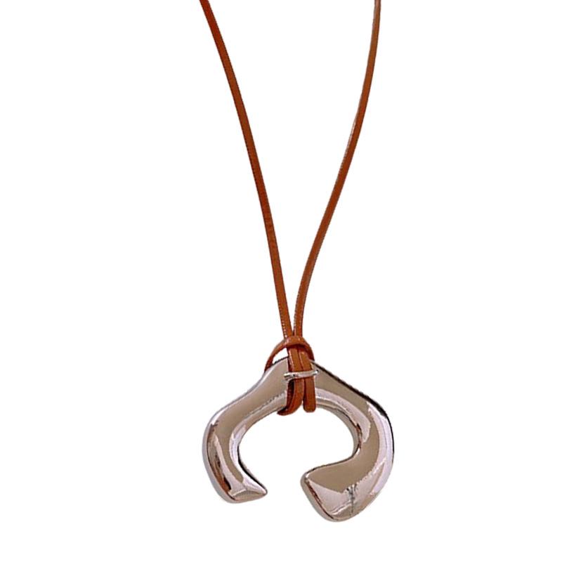 Irregular Metal Pendant Necklace - Versatile, High-End Fashion Jewelry for Women