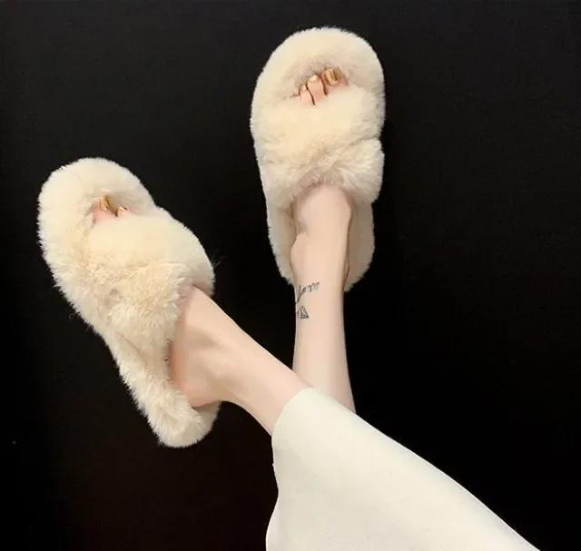 Fashion Fashion One Word Thick Fur Slippers Double Fur Slippers Casual Home Cotton Shoes for Women Flat Plush Cross Straps Slippers2024