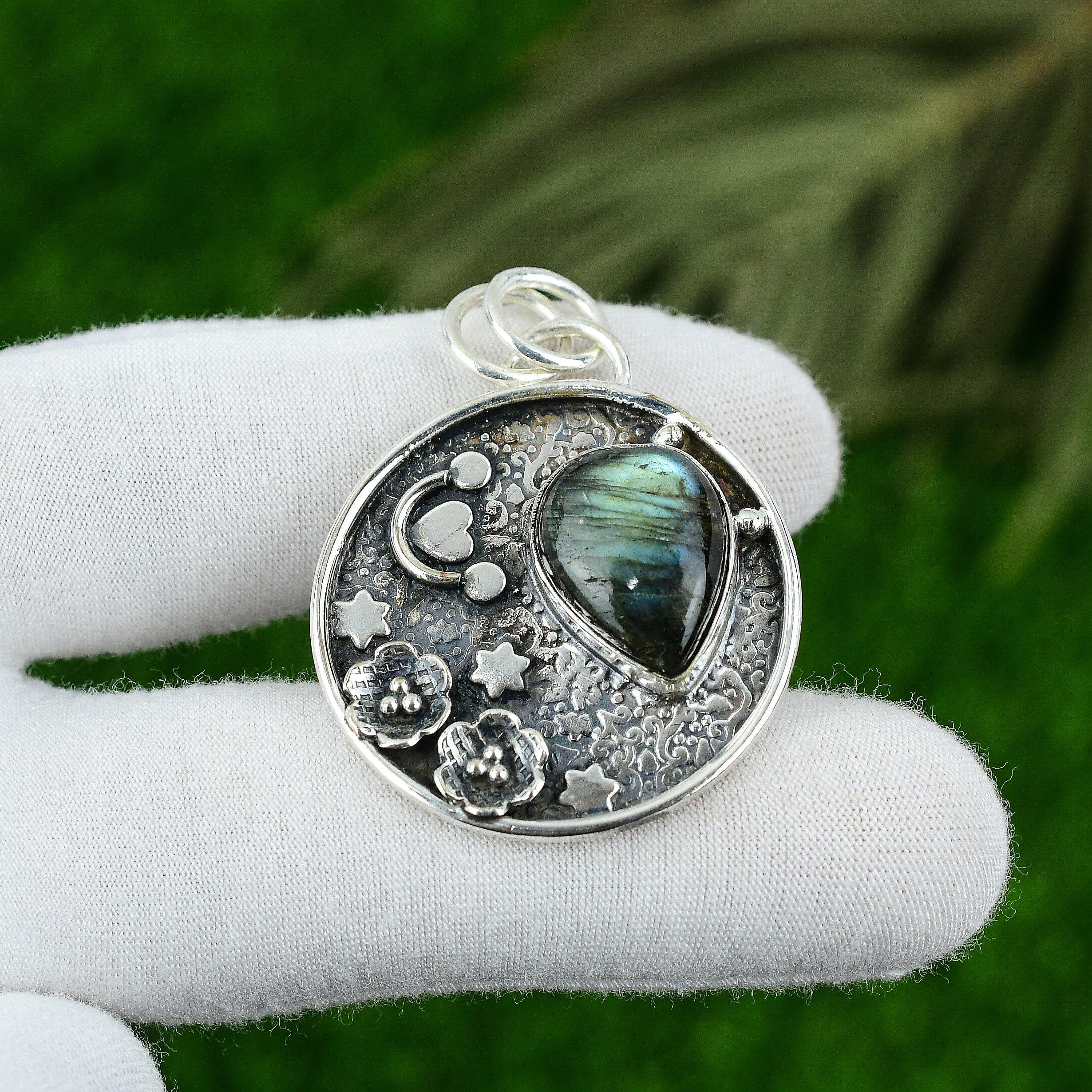 

Womens day Sale 925 Silver Labradorite Stone Ethnic Mother New Pendant Jewelry