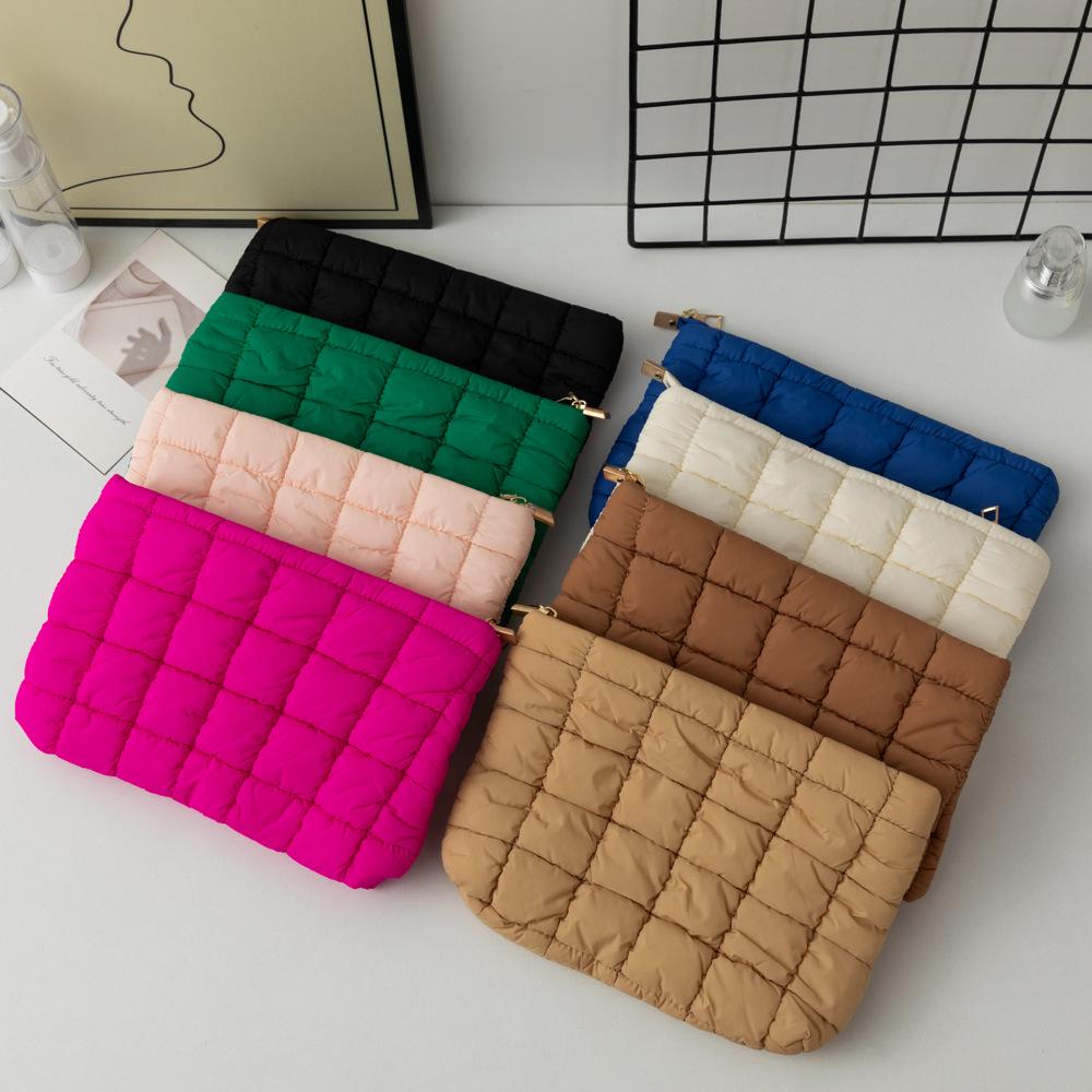 Trendy Women's Solid Color Pleated Makeup Clutch: Versatile, Fashionable, Stylish Plaid Bag