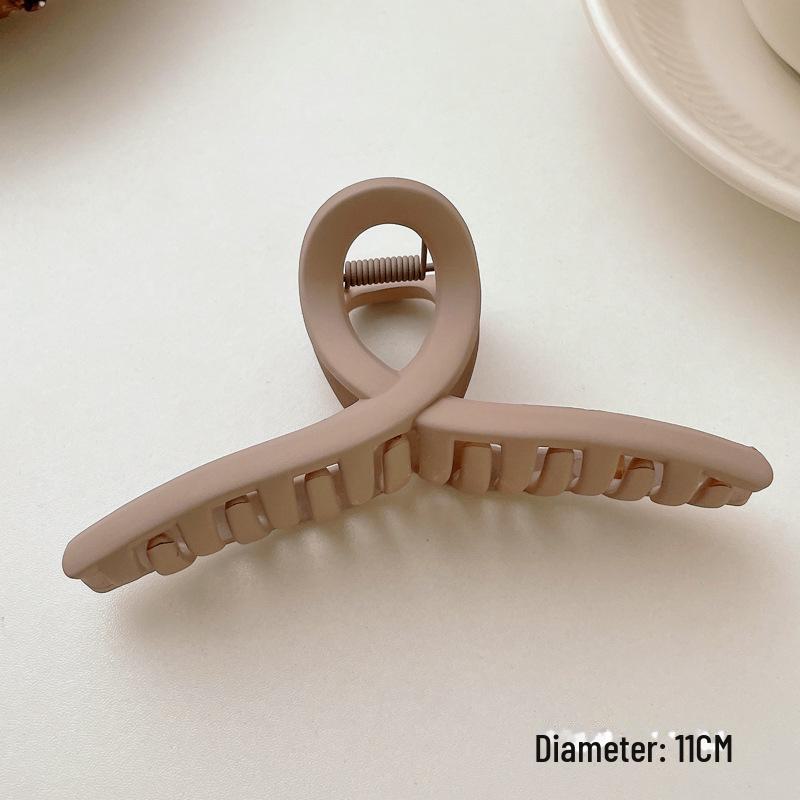 Versatile Milk Coffee Hair Clip: Large, Simple Shark Design for Women