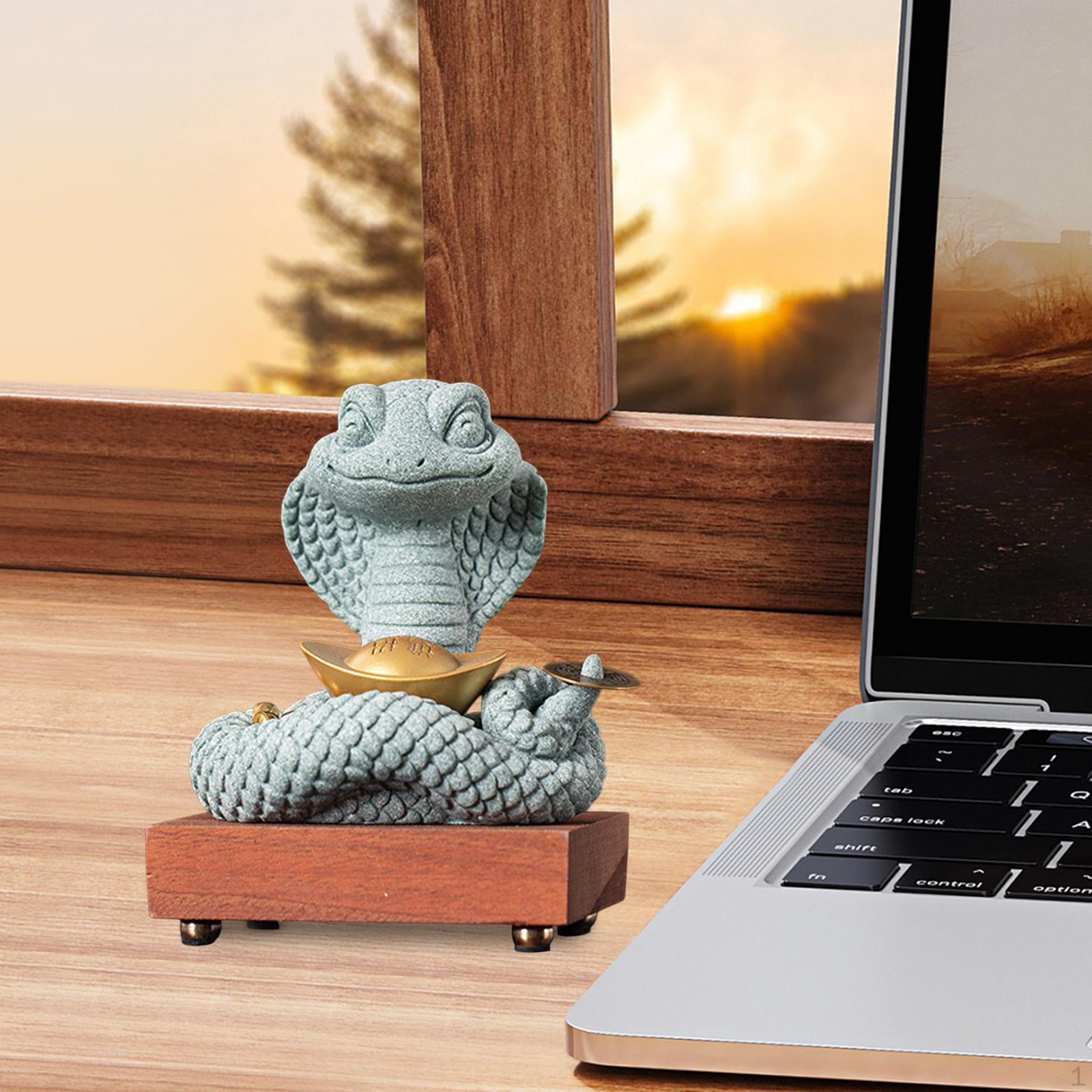 

Фігурка змії Мультфільм Орнамент Творчий декор для робочого столу Декоративна скульптура з пісковика 10cmx8.7cmx10cm