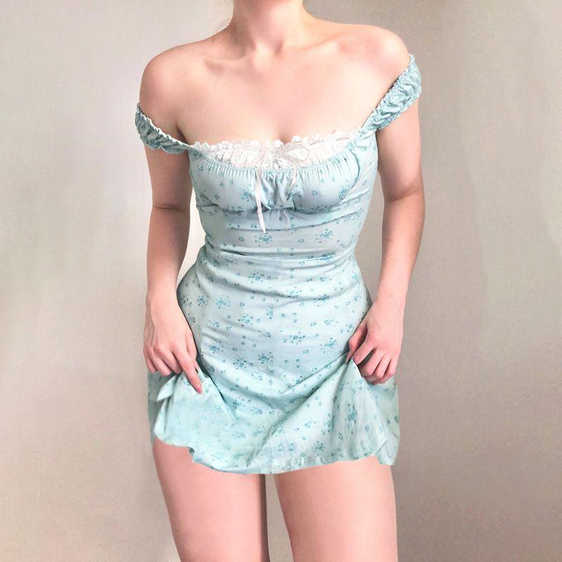 

Потрясающее модное платье с открытыми плечами с цветочным принтом Blue M