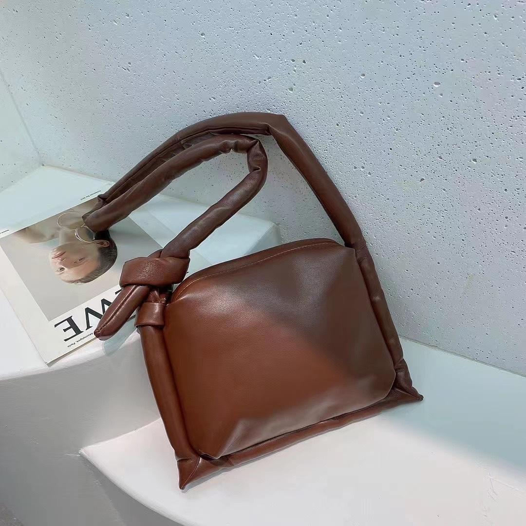 

Han Nier, иностранный стиль, японская и корейская сумка, мягкая кожа, ретро-текстура с завязанным узлом, маленькая квадратная сумка по диагонали темно-коричневого