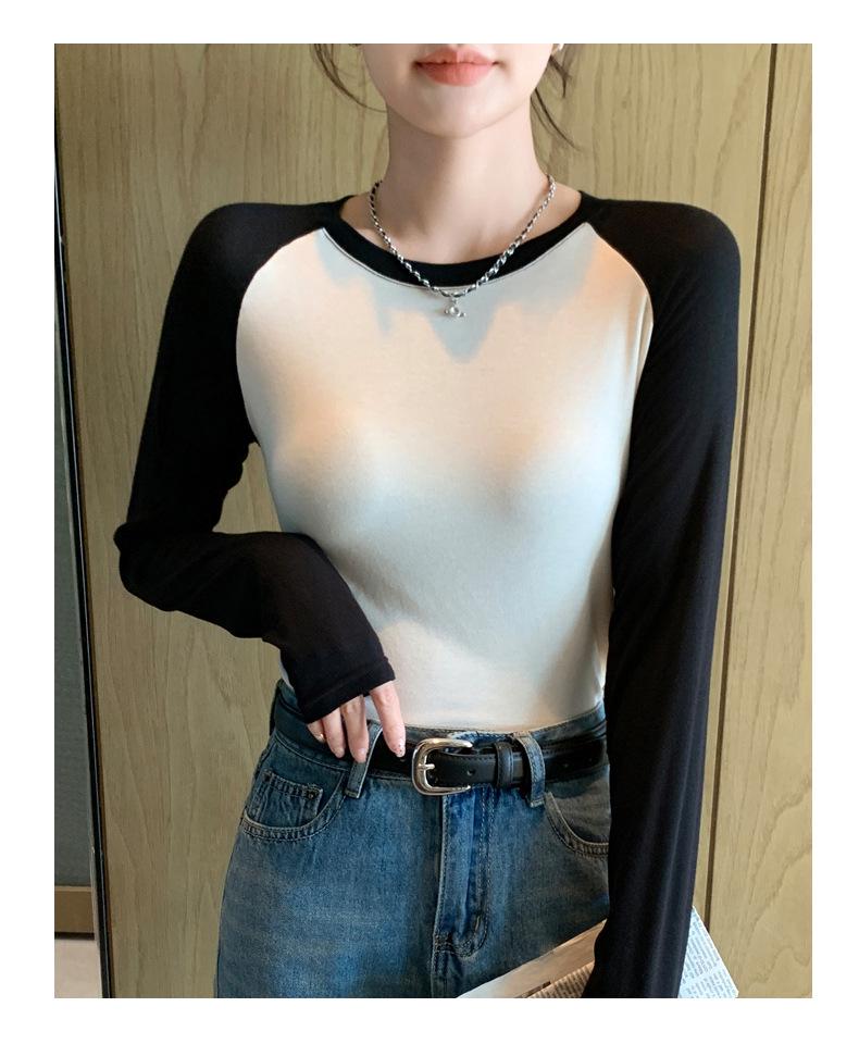 Women's Black and White Patchwork Long Sleeve Retro Slim Fit T-shirt, 2026 Spring/Autumn, Round Neck Base Layer.