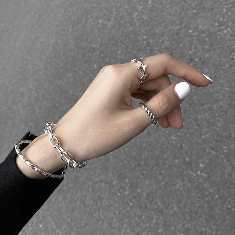 Inspired Retro Twisted Star Ring For Women Perfect For Fashionable Occasions Silver In