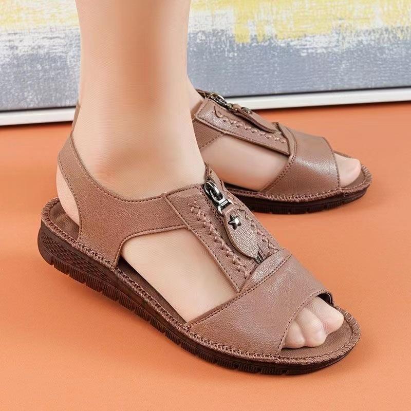 2024 summer new mother sandals women's flat-soled soft leather soft-soled middle-aged flat-soled middle-aged and elderly comfortable shoes