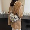 Chic Leopard Print Crossbody Bag - Spring Style, Versatile Women's Handbag for Students, Retro Casual Single Shoulder Bag.