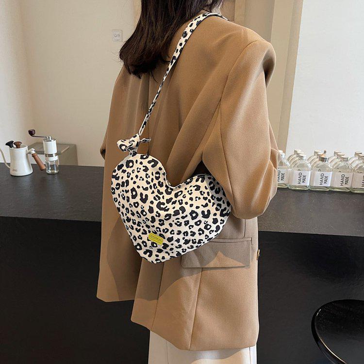 Chic Leopard Print Crossbody Bag - Spring Style, Versatile Women's Handbag for Students, Retro Casual Single Shoulder Bag.