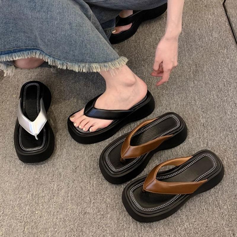Thick-soled flip-flops shoes women's shoes wear 2025 new summer fashion casual beach sandals