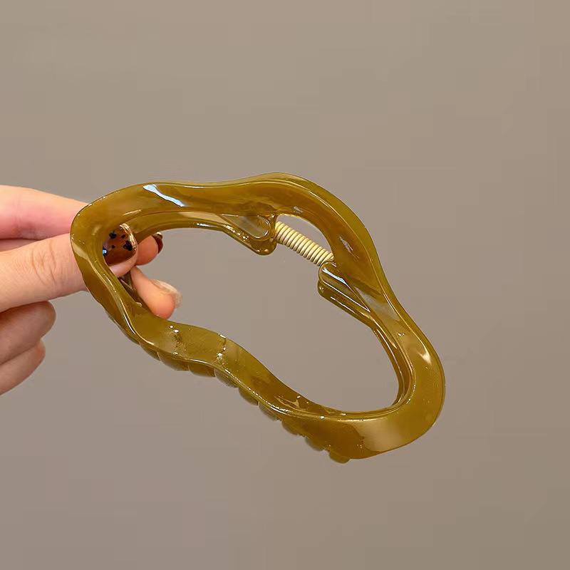 Extra Large 15cm Shark Hair Clip for Women's Headwear - Premium Claw Accessory