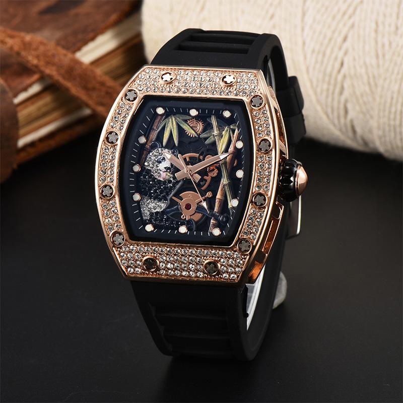 25 New Diamond Quartz Watch Panda Bamboo Hollow Dial Fashion Sports Quartz Watch