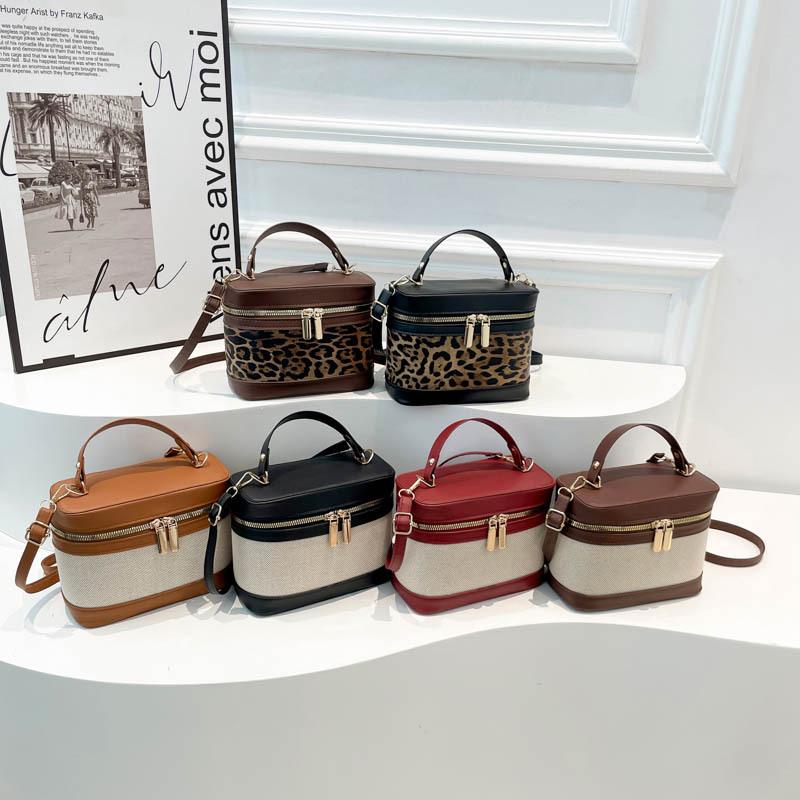 Popular Color Matching, Personalized Matte and Popular Trend, Leopard Print Design, Texture, Crossbody Shoulder Box, Small Square Bag for Women