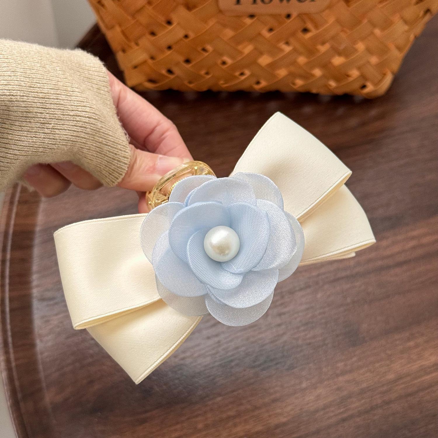 

Mixed Material Beautiful Hair Claw Clip With Elegant Bow Design And Fashionable Colors Blue11cm