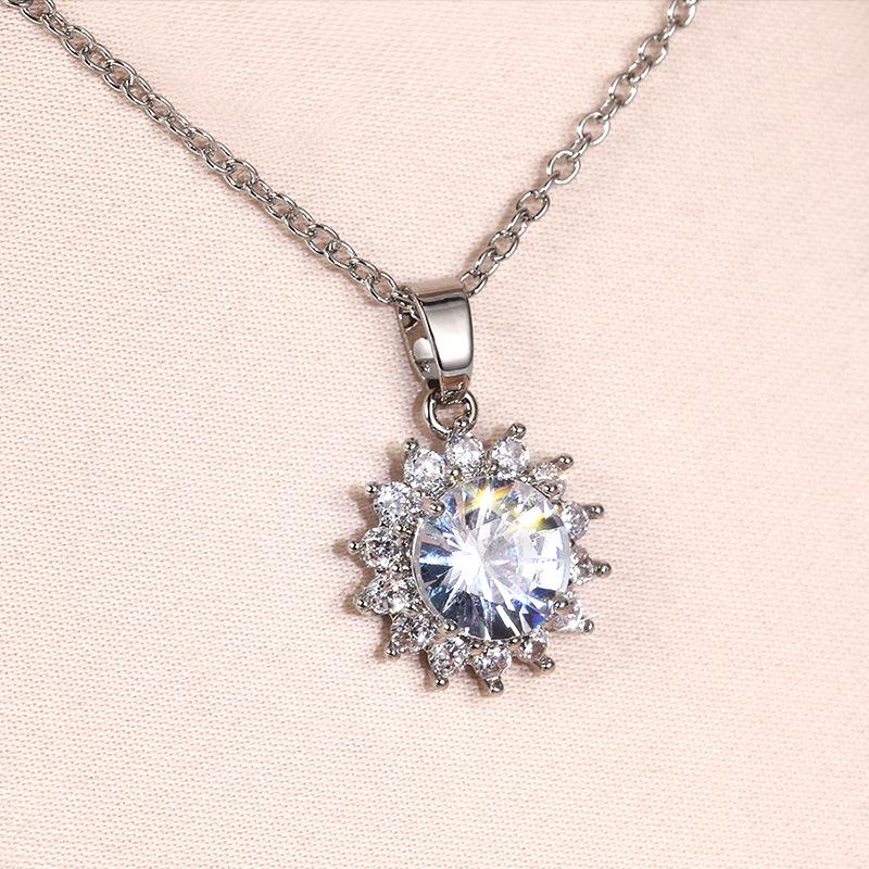 Big Center Round Stone Sunflower Halo Pendant Women Classic Cable Chain Clavicle Necklace