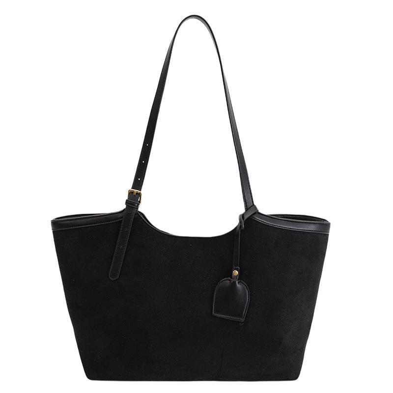 

Korean version of large-capacity bag tote bag women s new handbag commuter shoulder bag simple casual armpit bag чёрный